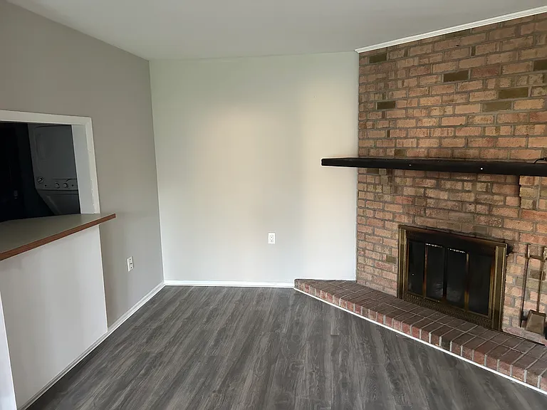 1304 Timber Creek Rd — Photo 1