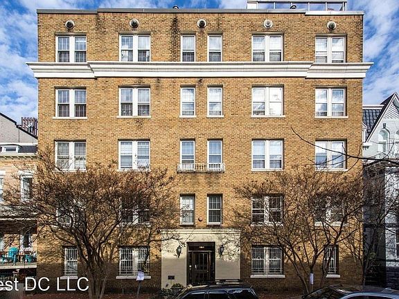3rd image of 1731 Willard St NW APT 204