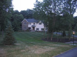 28 Wildflower Rdg, Poughkeepsie, NY 12603