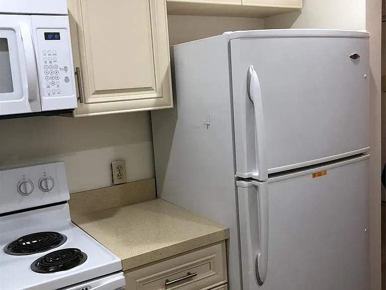 850 SW 133rd Ter #B406 — Photo 15