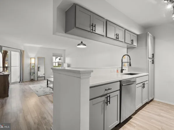 3311 Wyndham Cir, Alexandria, VA