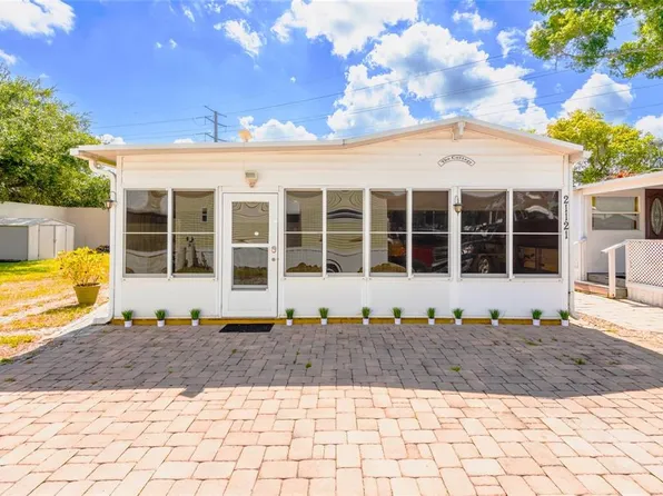 21121 Lazy Days Cir, Lutz, FL 33558