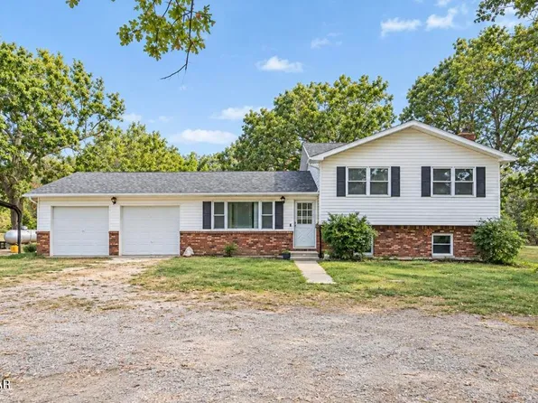 883 Lark Rd, Goodman, MO 64843