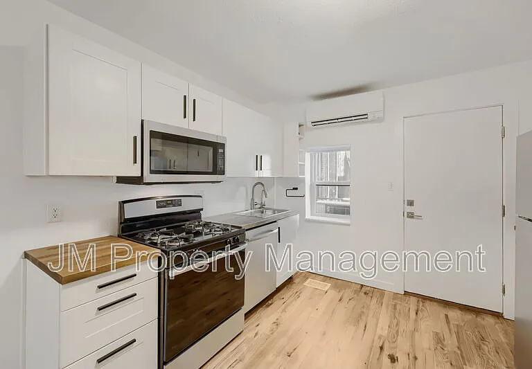 3549 N Williams St — Photo 5