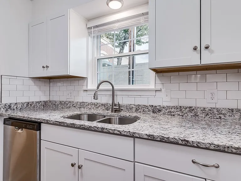 2915 Hope Ave #1 — Photo 11