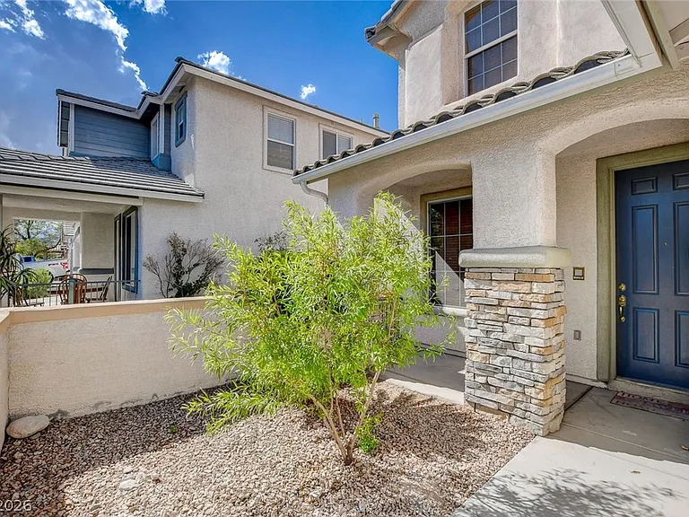 10808 Wallflower Ave — Photo 4