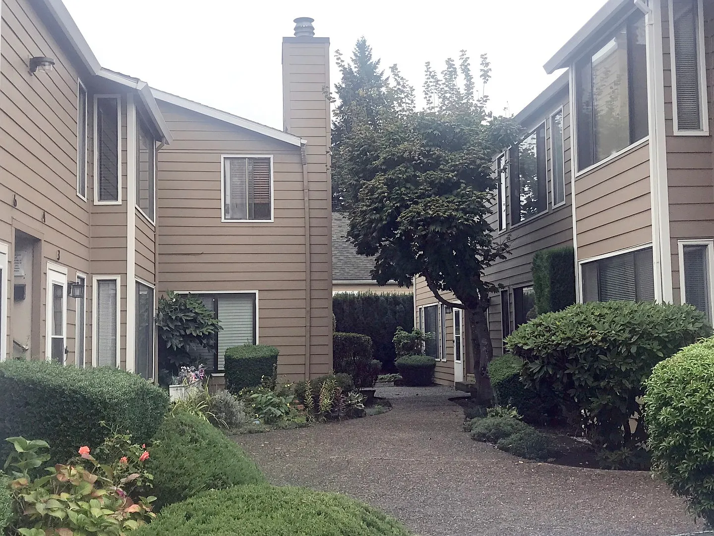 2 BR Town Home Condo in the Heart of Sellwood, Freshly Renovated w/ LVP Flooring! — Photo 1