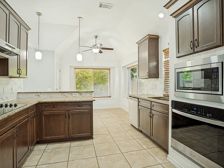 5905 Sandalwood Dr — Photo 6