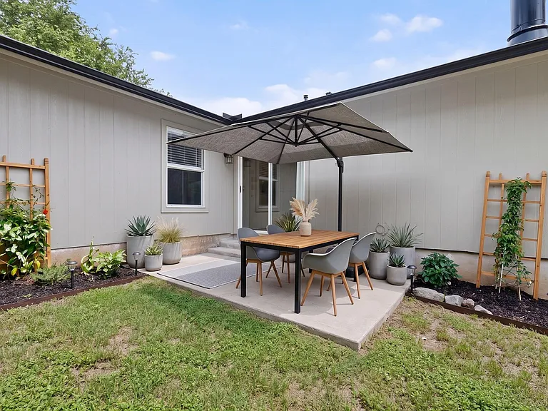 3403 Burliegh Cv — Photo 18