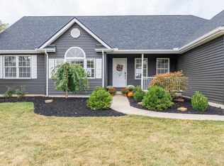 392 Romans Rd, New Vienna, OH 45159