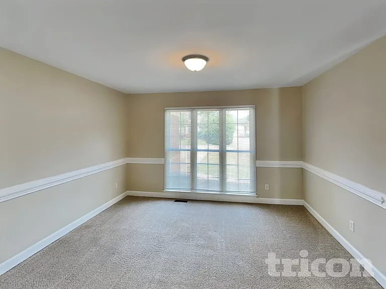 618 Tillman Ct — Photo 4