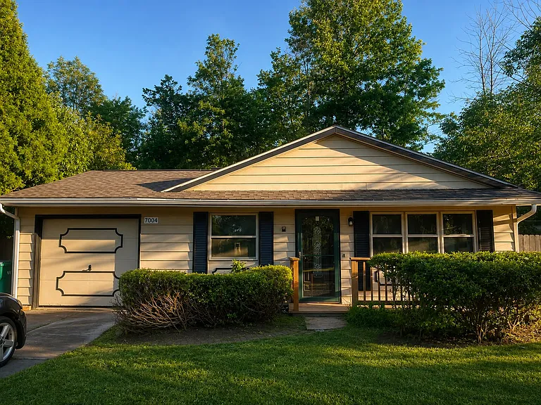 7004 Roe Blvd — Photo 1
