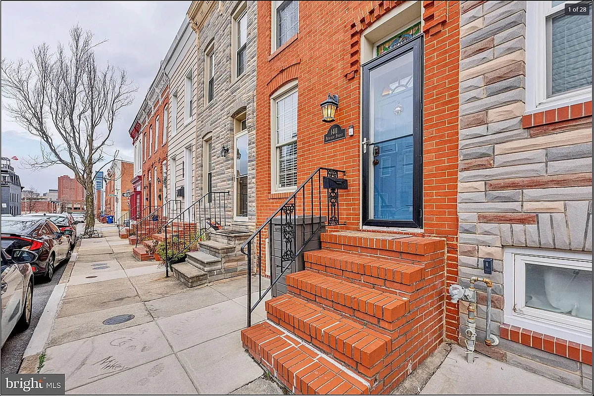 1 bed, 1.5 bath, 1330 sqft, $1,150 — Photo 1