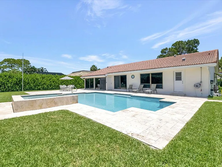 902 Foxpointe Cir — Photo 39