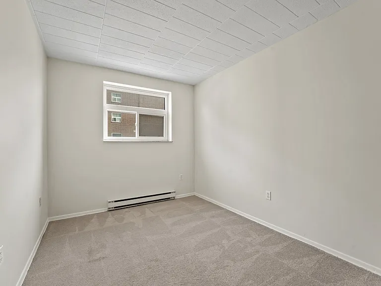 3170 Donnelly St — Photo 20