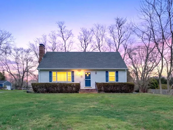 10 Dewolf Ave, Bristol, RI 02809
