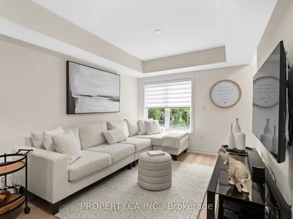 58 Elizabeth St S #2207, Richmond Hill, ON L4C 5W2