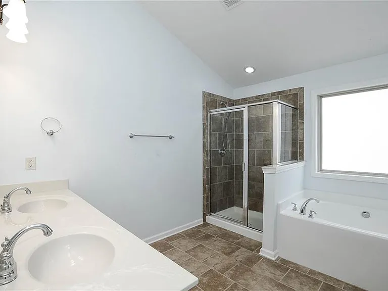 438 Privet Cir — Photo 28