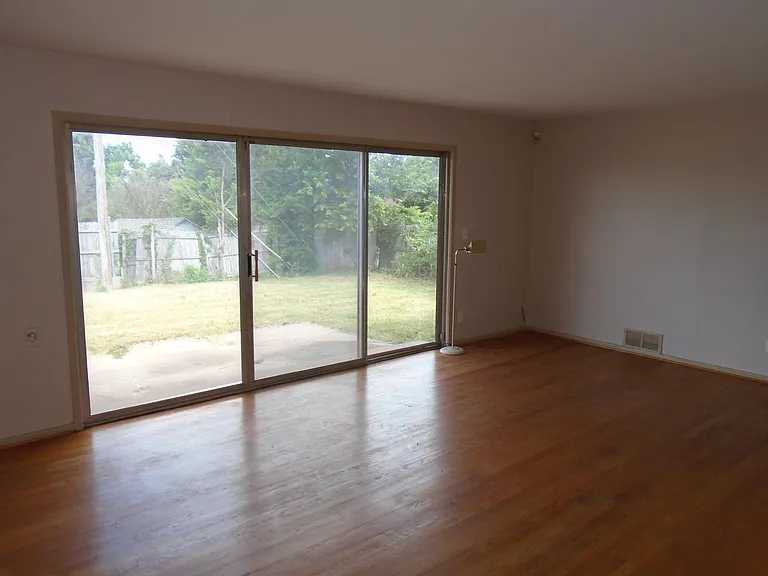 3600 N Prospect Ave — Photo 13