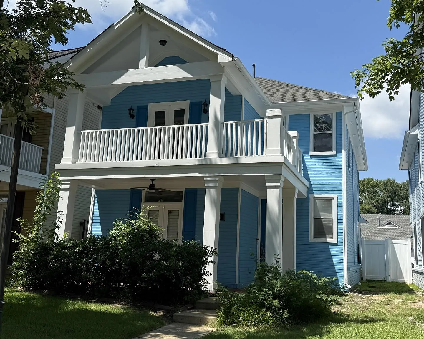 3 bed, 2.5 bath, 1715 sqft, $2,500 — Photo 1