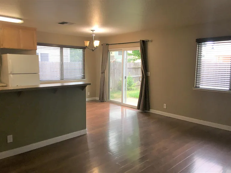 35 Baltar Loop #A — Photo 9