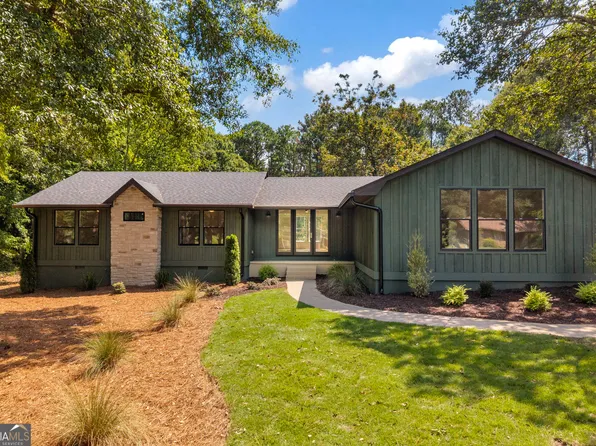 1040 Woodbine Dr, Watkinsville, GA 30677