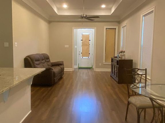 3rd image of 219 Twin Meadow Ln