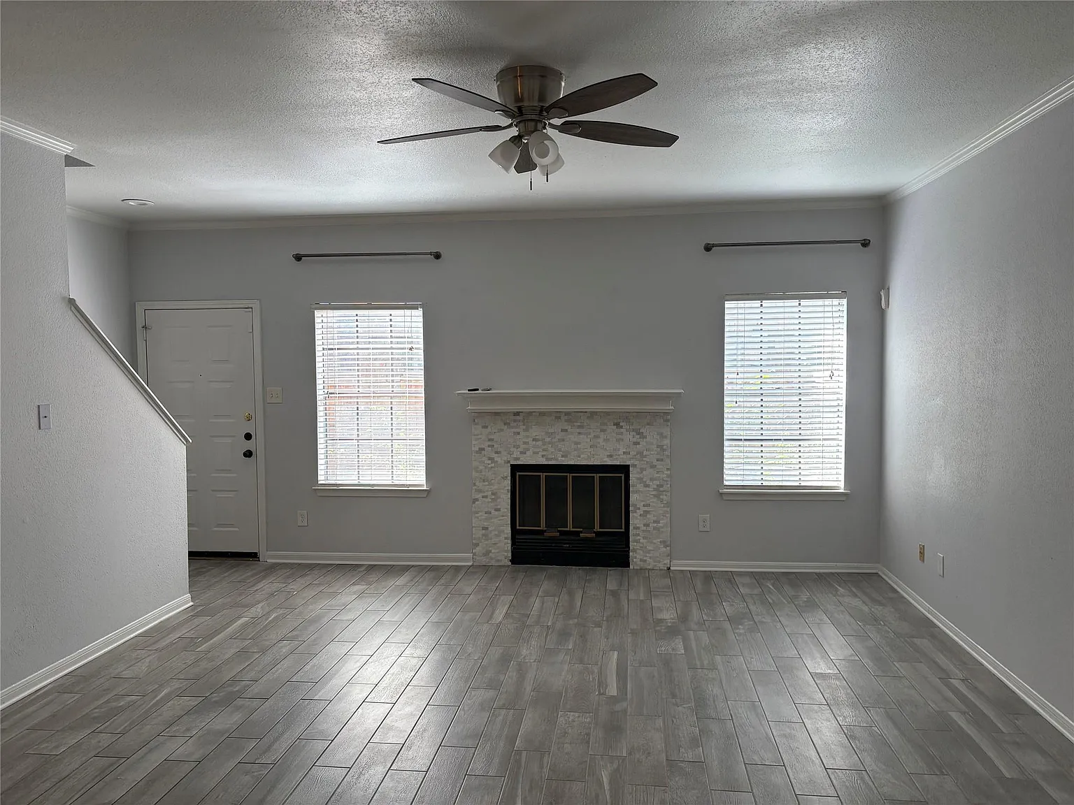 2 bed, 2.5 bath, 1520 sqft, $1,750 — Photo 3
