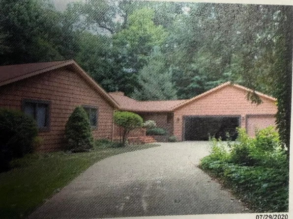 2466 Signal Hill Dr, Kalamazoo, MI 49009