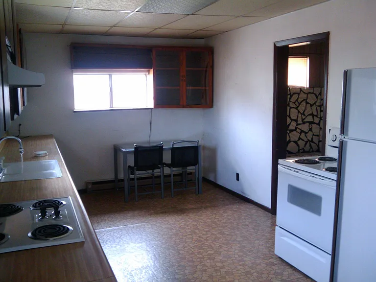 520 W 5th St — Photo 4