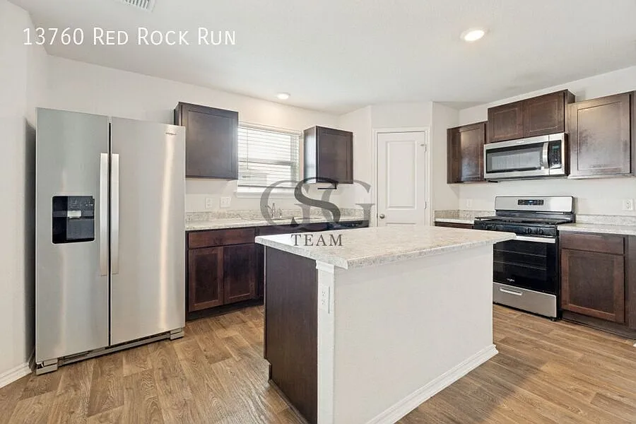 Beautiful 3 BR/2.5 bath home in Valley Ranch! — Photo 4