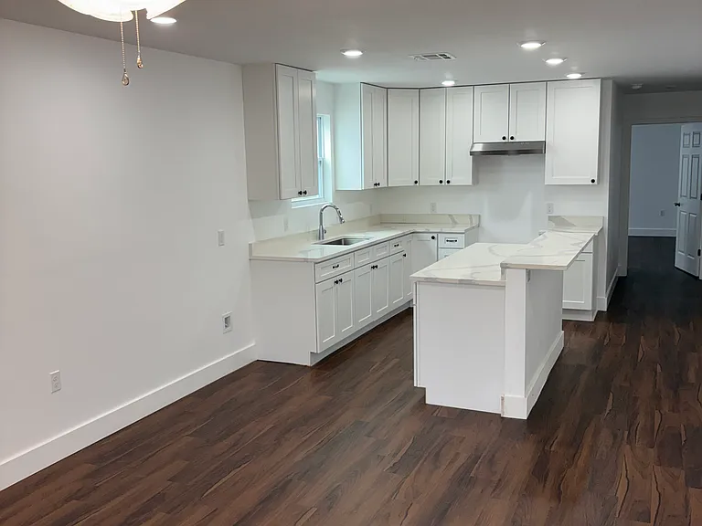 3308 Metropolitan St — Photo 2