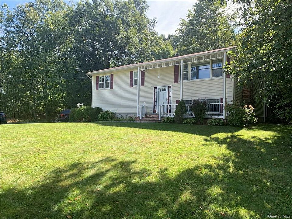 1st image of 15 Kentwood Dr
