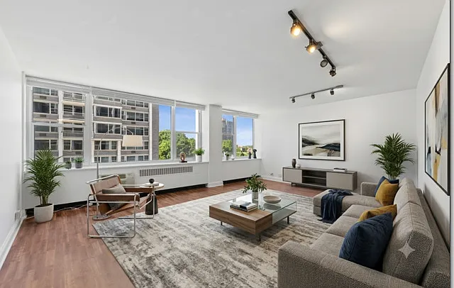 1 bed, 900 sqft, $2,000 — Photo 3