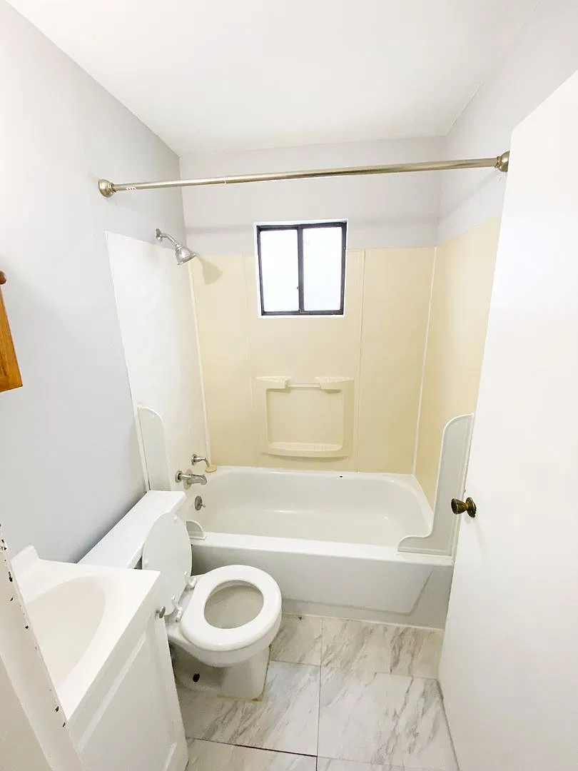 Cheery 1 Bedroom 1 Bath Apartment!! — Photo 2