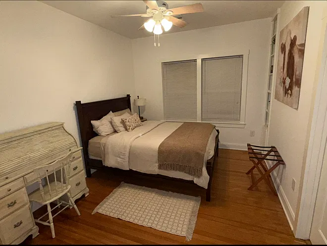 2427 Washington Ave — Photo 3