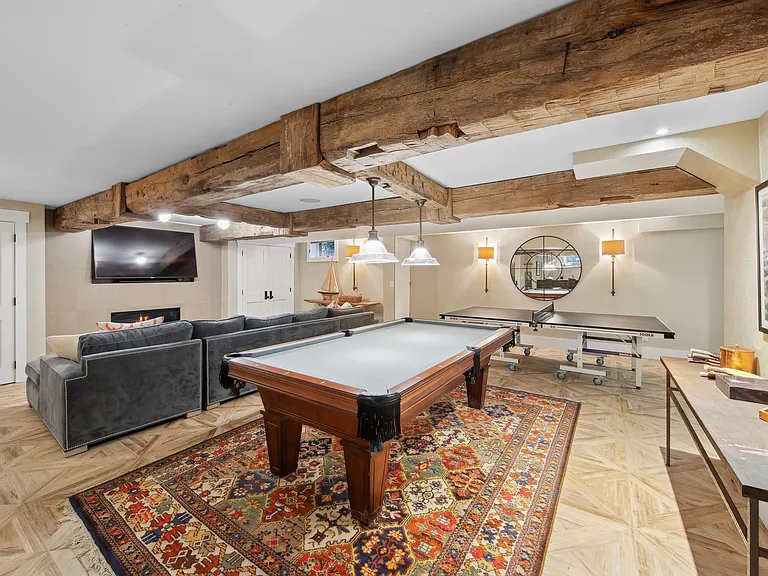 371 Sag Harbor Tpke — Photo 25