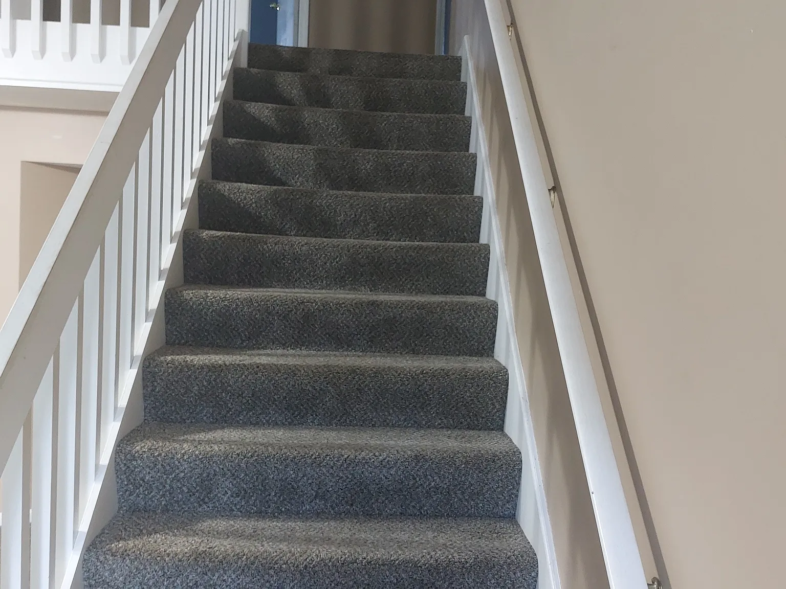 3 bed, 1410 sqft, $2,000 — Photo 2