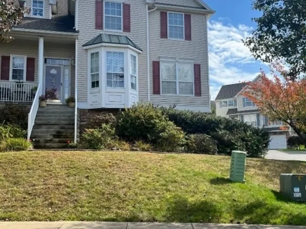 240 Winding Hill Dr, Hackettstown, NJ 07840