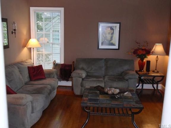  Cozy separate living room.