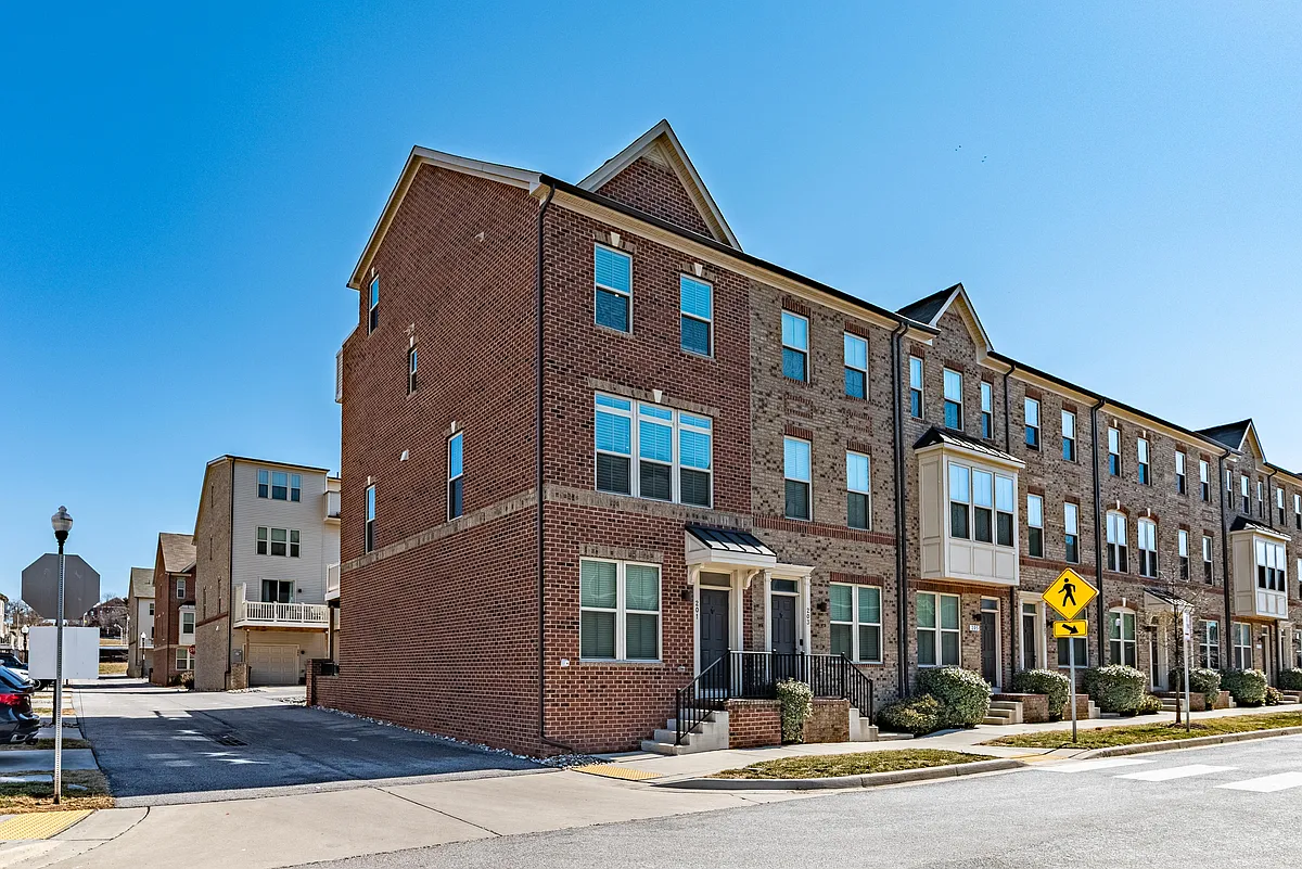 Building Photo - 201 S Macon St