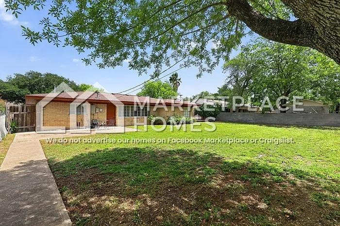 1209 Harvey St — Photo 23