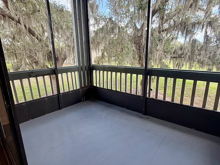 2075 Corner Lake Dr — Photo 8