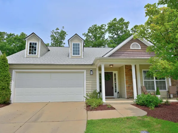 1204 Dexter Ridge Dr, Holly Springs, NC 27540