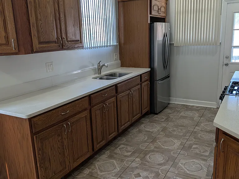 8830 Meade Ave — Photo 6