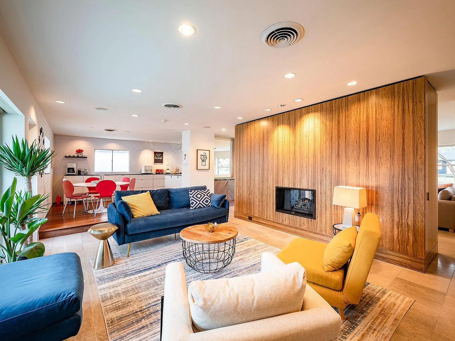 2 bed, 2.0 bath, 1344 sqft, $6,000 — Photo 4