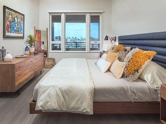 5th image of 357 N Grant St #810