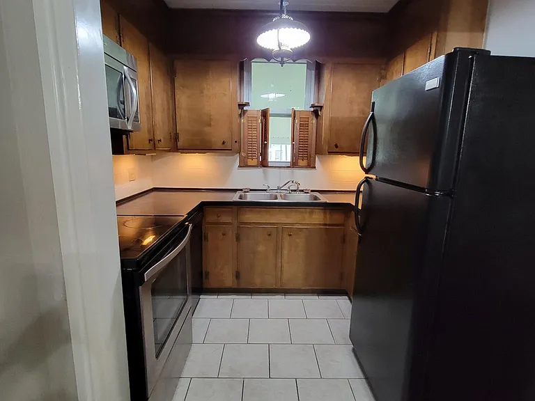 841 York St — Photo 6