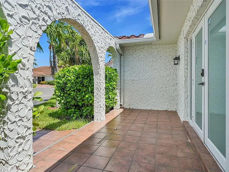 16453 NE 33rd Ave — Photo 8