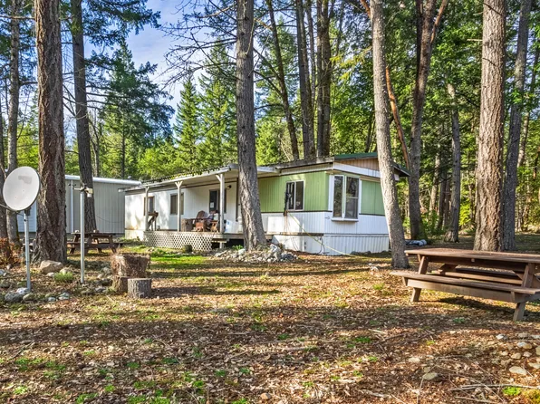 9439 Holland Loop Rd, Cave Junction, OR 97523